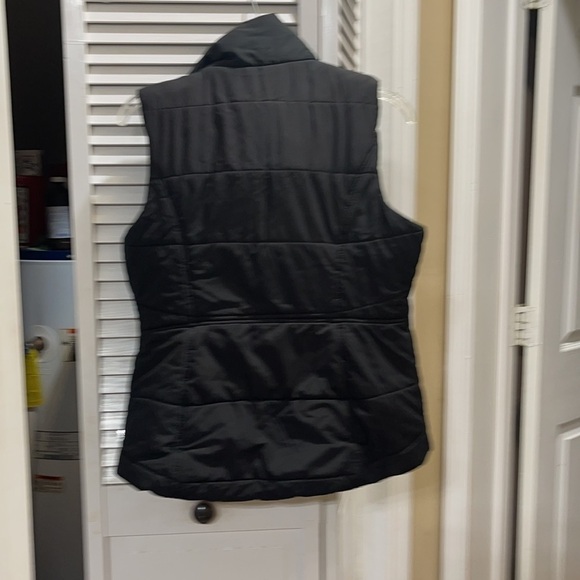 New York and company puffer vest NN - Picture 3 of 5
